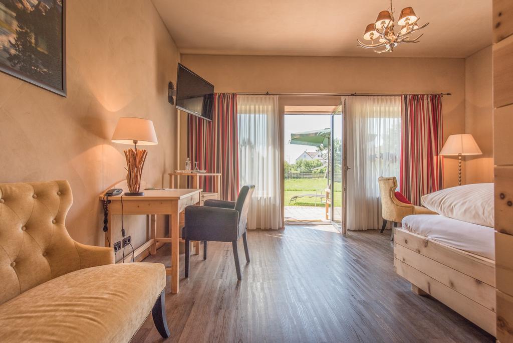 Landhotel Und Gasthof Hirsch Huettenreute Hosskirch Екстер'єр фото